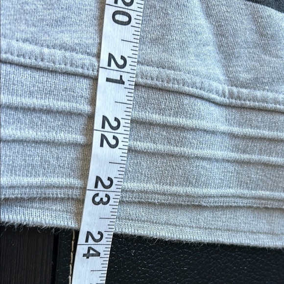 Burberry Brit Womens Short Sleeve Brit Graphic Sweatshirt Gray Logo Back Sz L - Picture 11 of 11